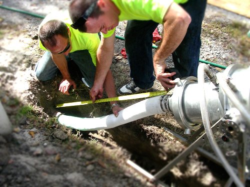 cme sewer repair technicians performing sewer pipe repair.