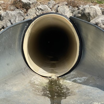Fold and form liner for large pipe